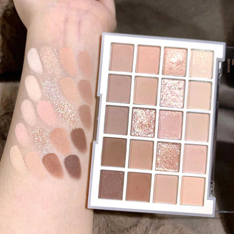 20-Color Multicolor Eyeshadow Palette Nude Earth Tones Tender and the Powder Is Not Flying Waterproof Long-Lasting Daily Makeup