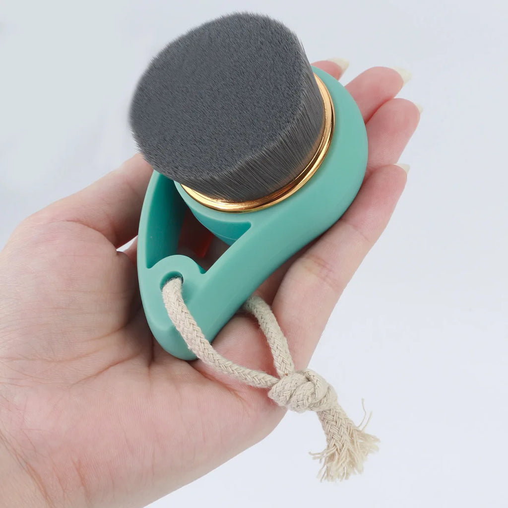 1PCS Bamboo Charcoal Cleaning Brush Comma Face Deep Wash Brushes Facial Cleaner Exfoliating Scrub Massager Makeup Brush Beauty Skin Care Silicone Brush Brosse Silicone Vibrator Facial Brush